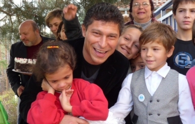 Красимир Балъков открива SOS детски футболен турнир в Албена