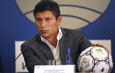 Краси Балъков се надява да донесе късмет на Щутгарт в мача срещу Аусбург