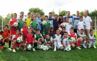 Силвия Лулчева, Елена Петрова и Красимир Балъков се включват в кампания на СОС Детски селища България  