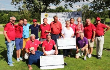 Балъков игра голф в помощ на деца, жертви на сексуално насилие