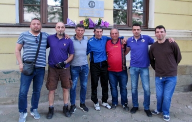 Ръководство и фенове поднесоха цветя за 94-та годишнина от създаването на "ЕТЪР"