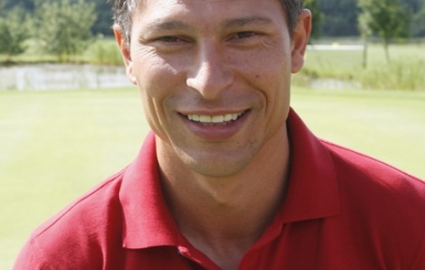 Балъков играе голф